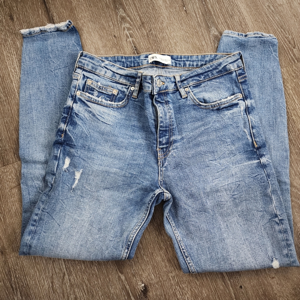 Zara Distressed Blue Jeans Size 10